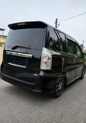 Toyota Voxy 2012 Black