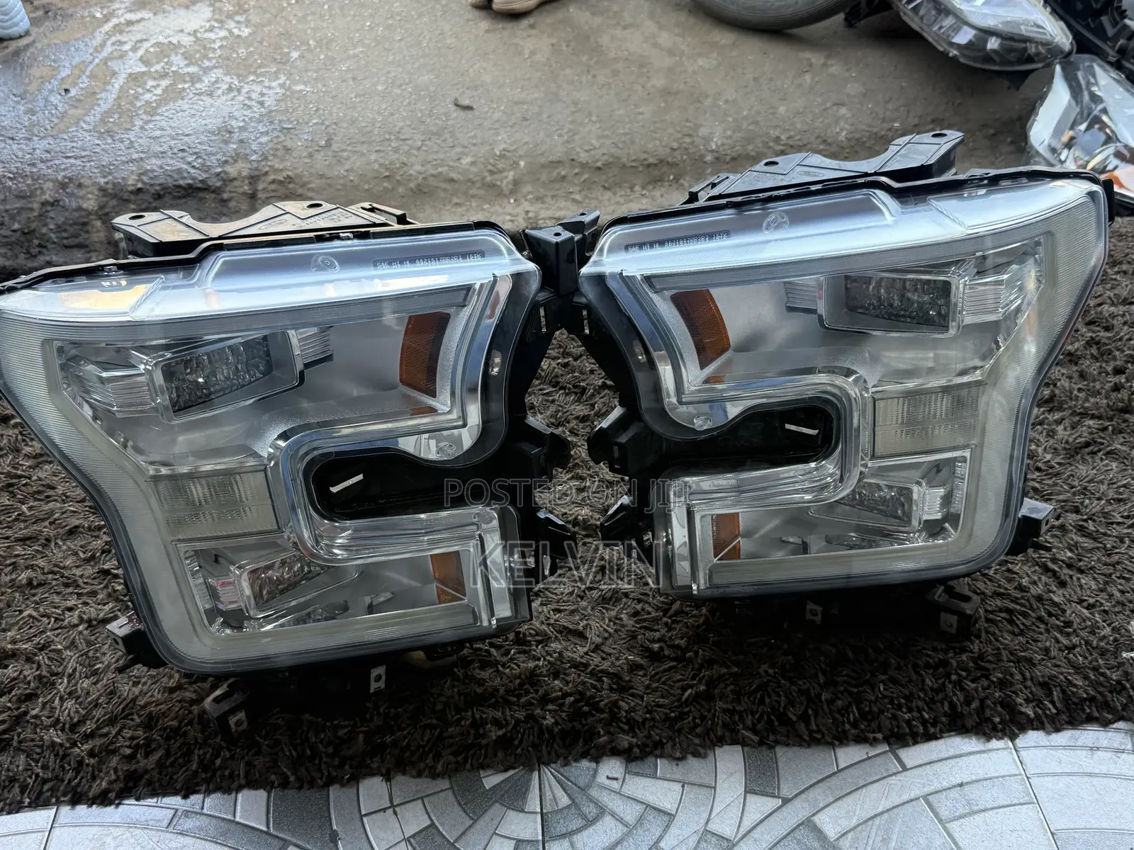 Ford F150 Headlight Pair