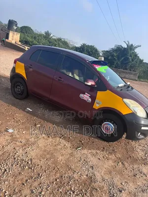 Toyota Vitz 2010 Red