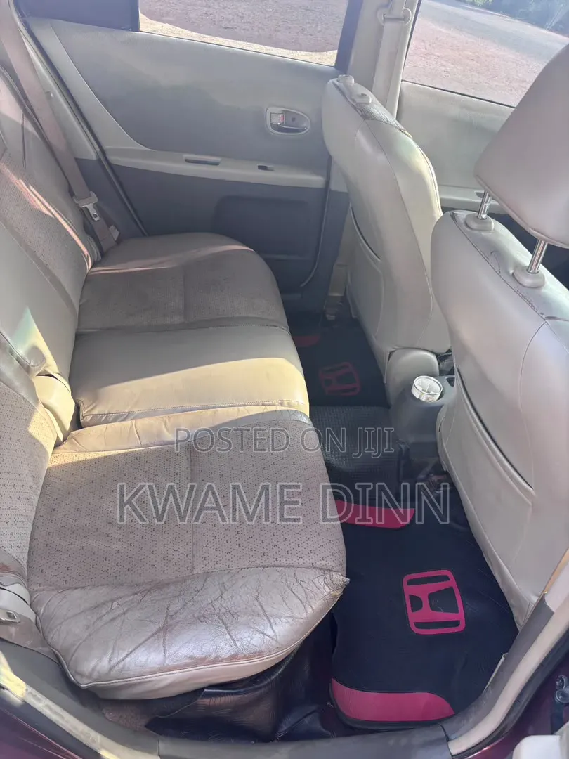 Toyota Vitz 2010 Red