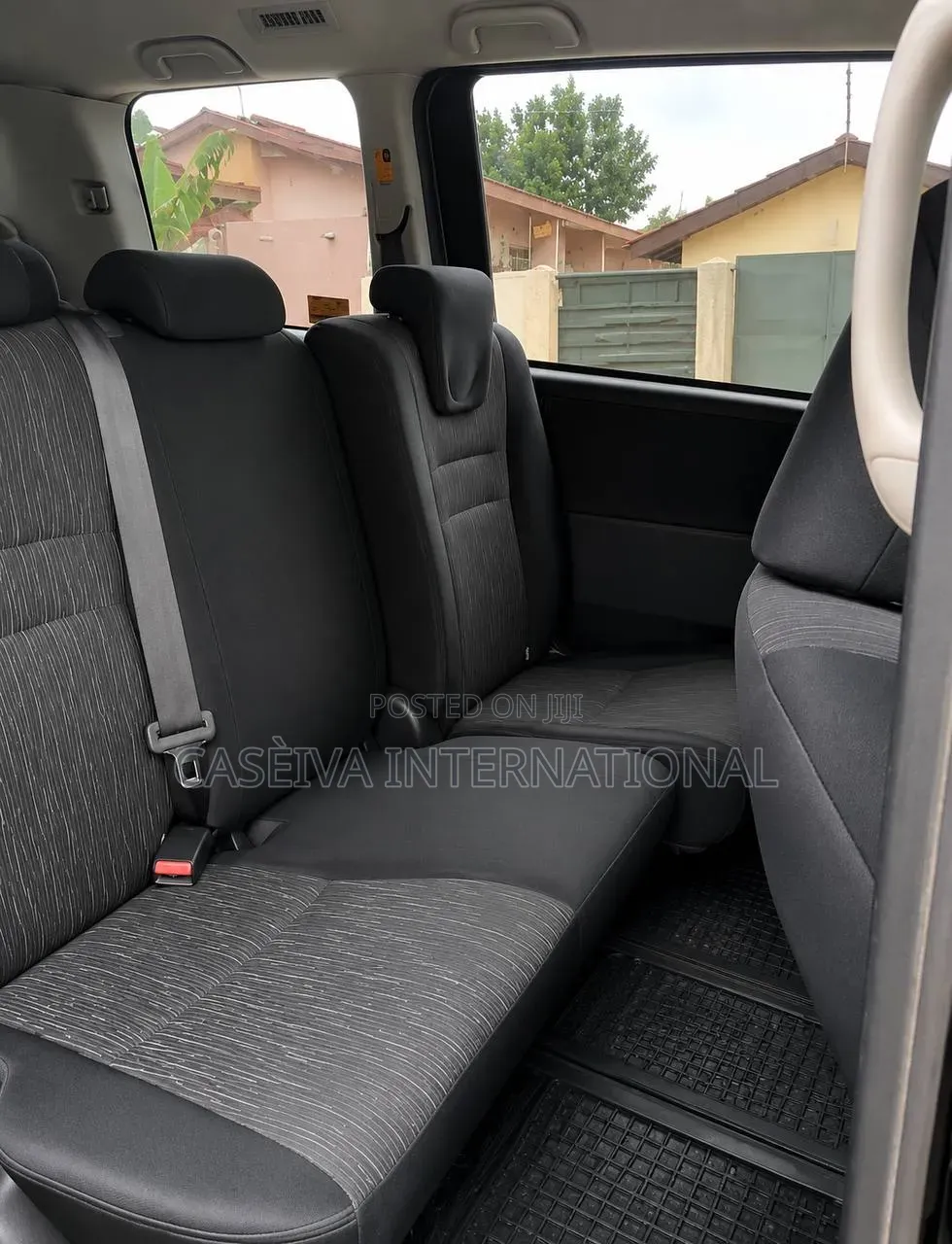 Toyota Voxy 2012 Black