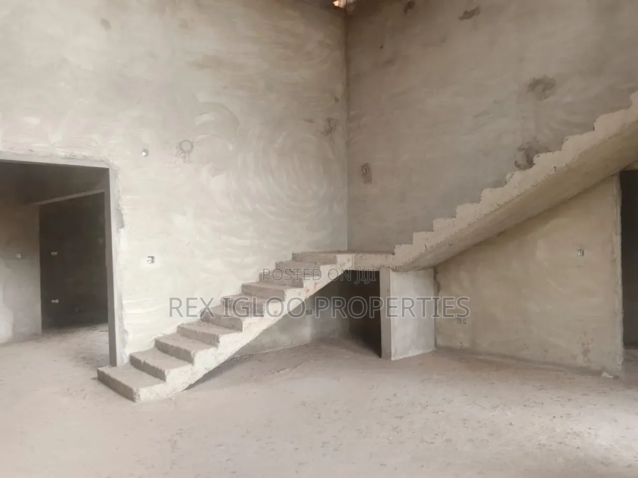 4bdrm House in Tema, Community 25 for sale