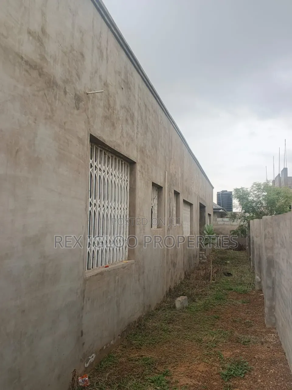 4bdrm House in Tema, Community 25 for sale