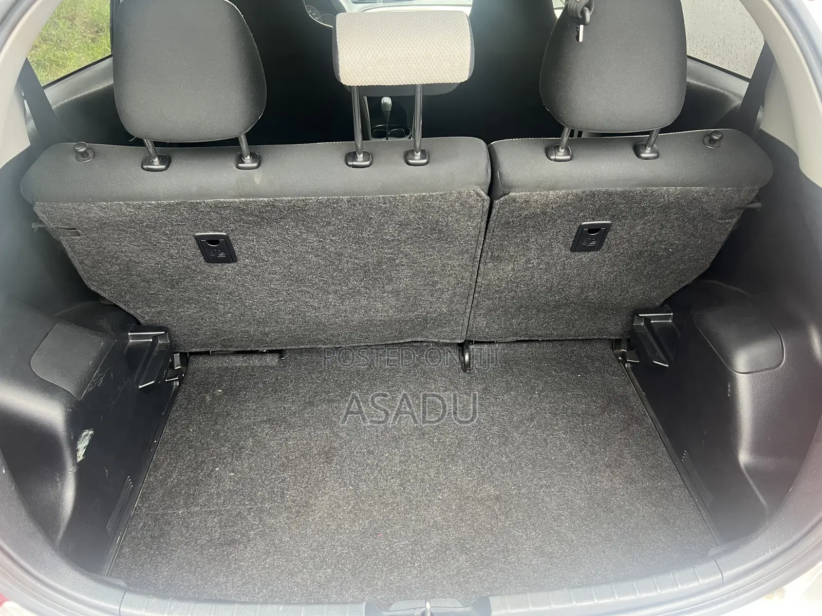 Toyota Vitz 1.3 FWD 5dr 2013 Silver