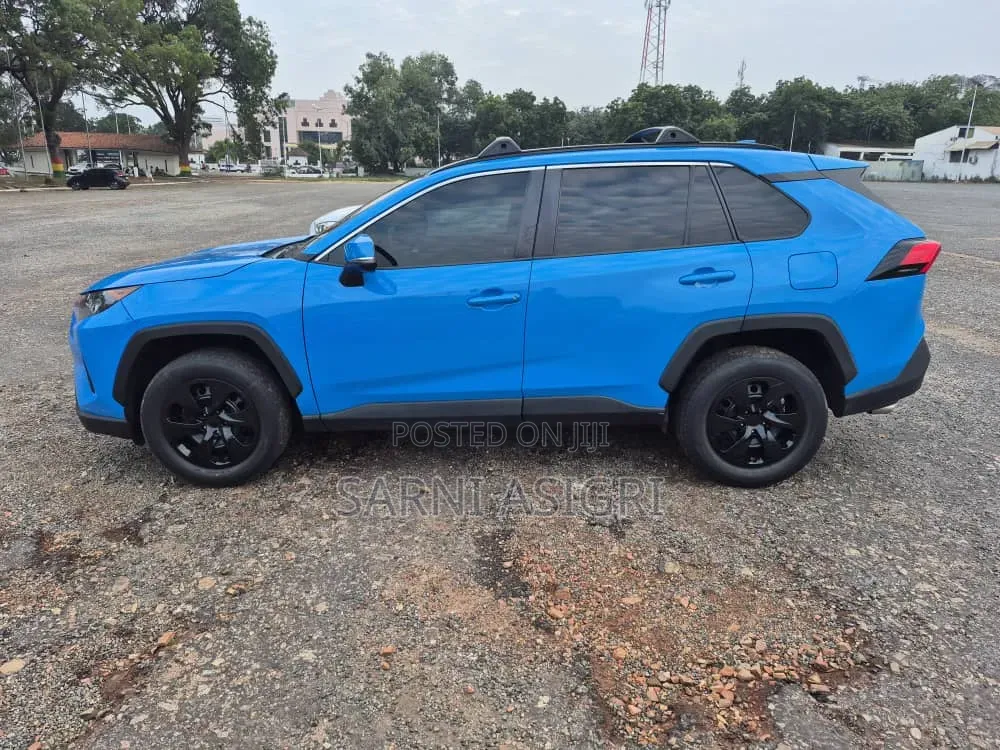 Toyota RAV4 2019 Blue
