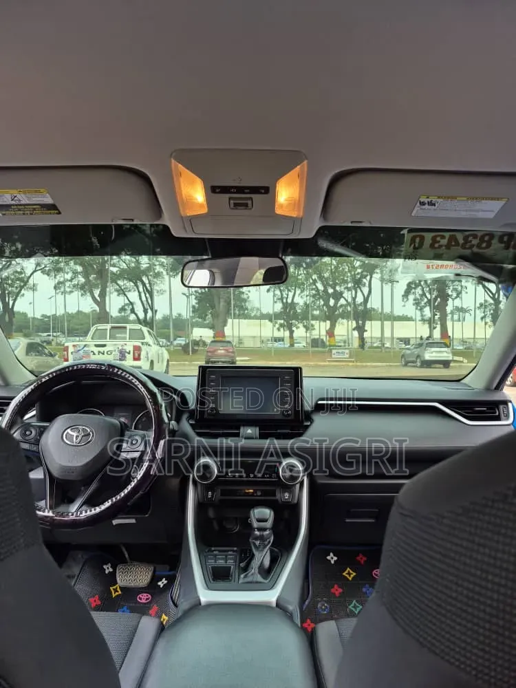 Toyota RAV4 2019 Blue