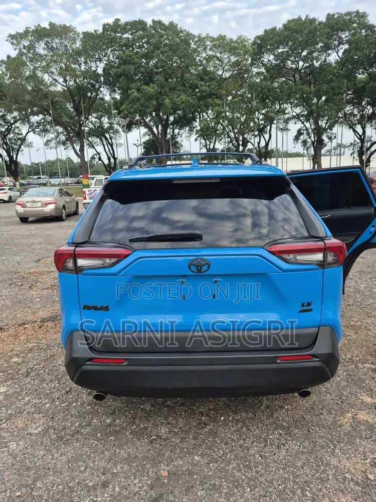Toyota RAV4 2019 Blue