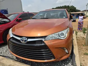 Toyota Camry L 4dr Sedan (2.5L 4cyl 6A) 2014 Gold