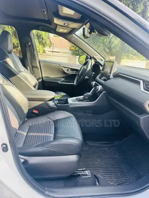 Toyota RAV4 2021 White