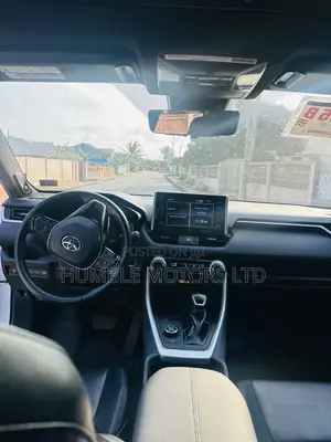 Toyota RAV4 2021 White