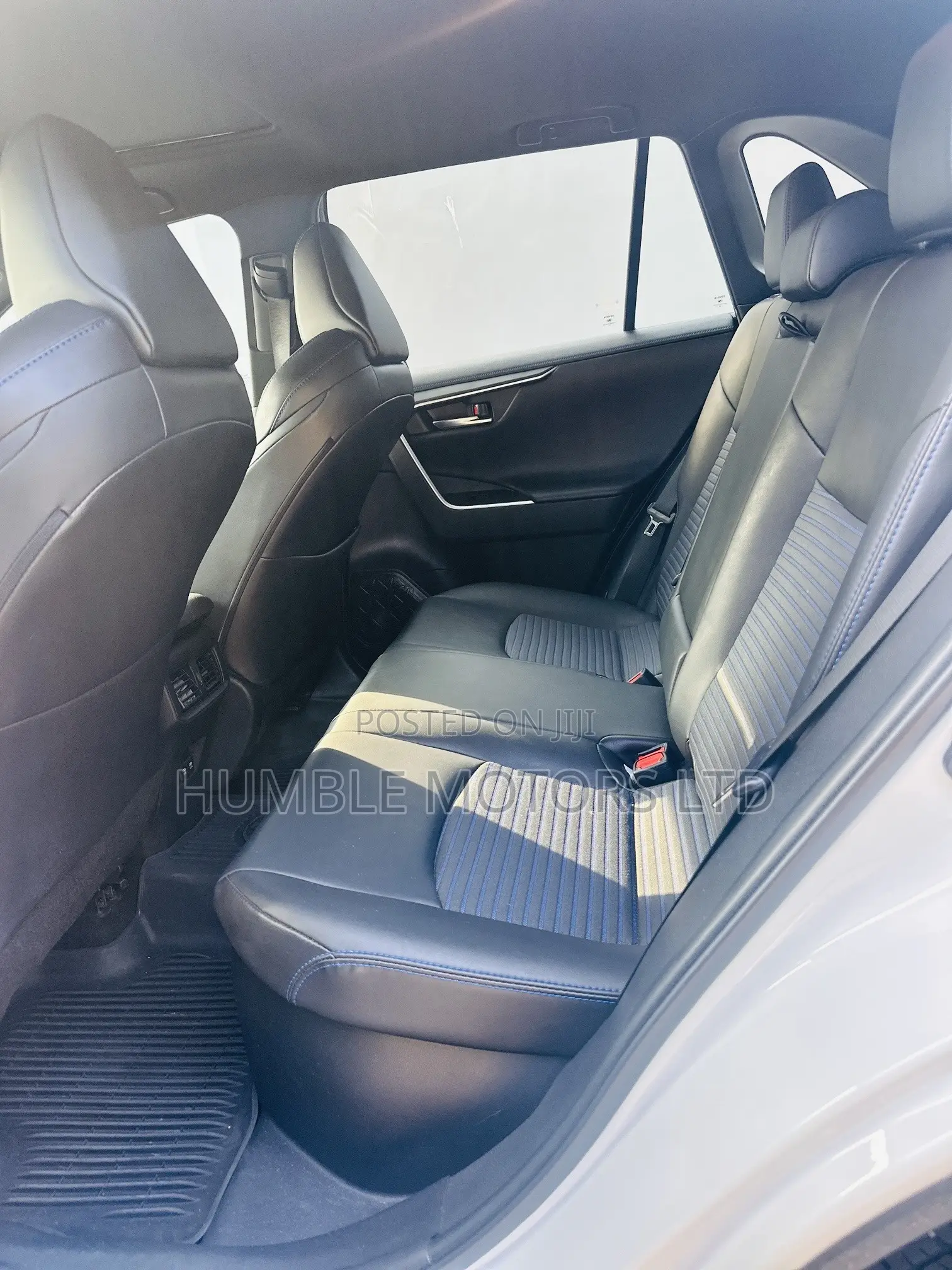 Toyota RAV4 2021 White