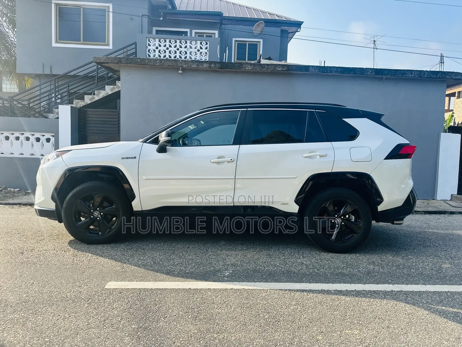Toyota RAV4 2021 White