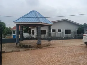 3bdrm House in Tema, Community 25 for sale