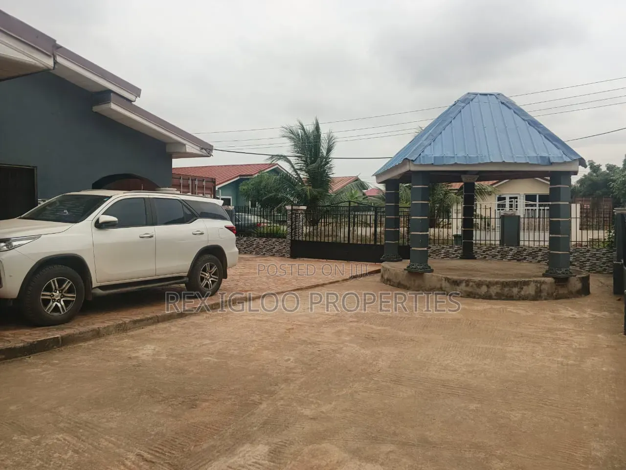 3bdrm House in Tema, Community 25 for sale