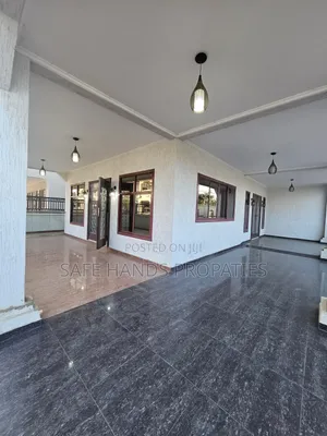 4bdrm Duplex in Accra Metropolitan for rent