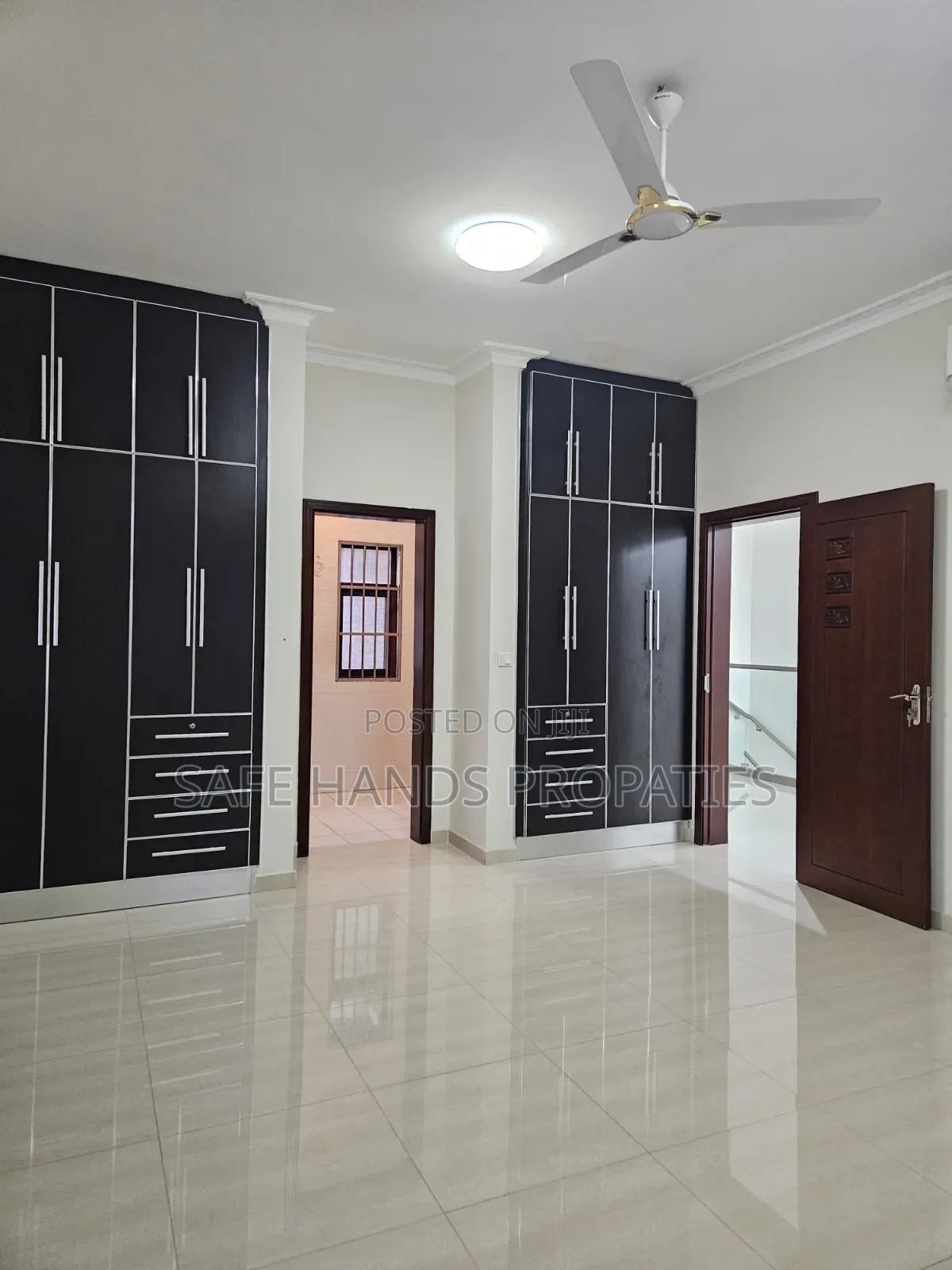 4bdrm Duplex in Accra Metropolitan for rent