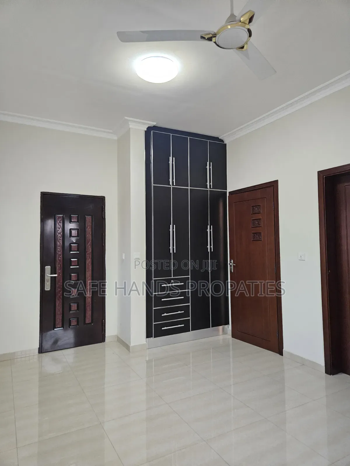 4bdrm Duplex in Accra Metropolitan for rent