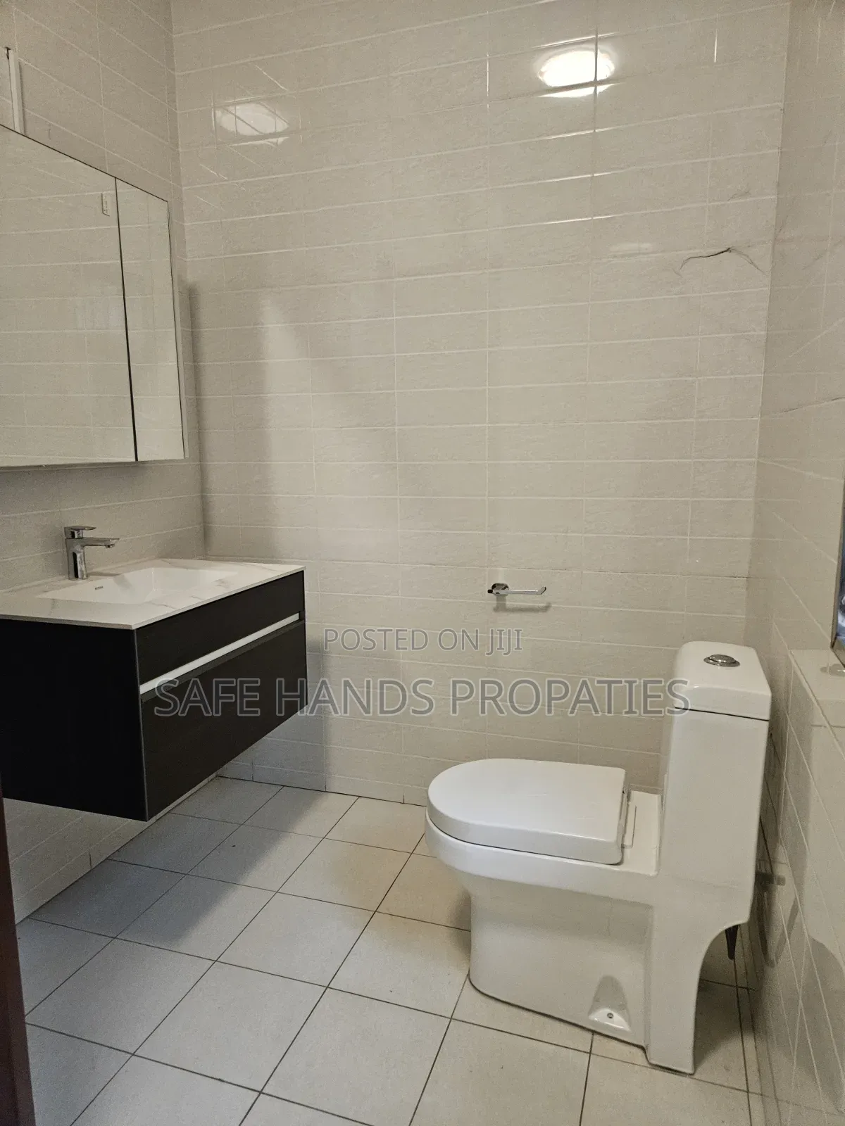 4bdrm Duplex in Accra Metropolitan for rent
