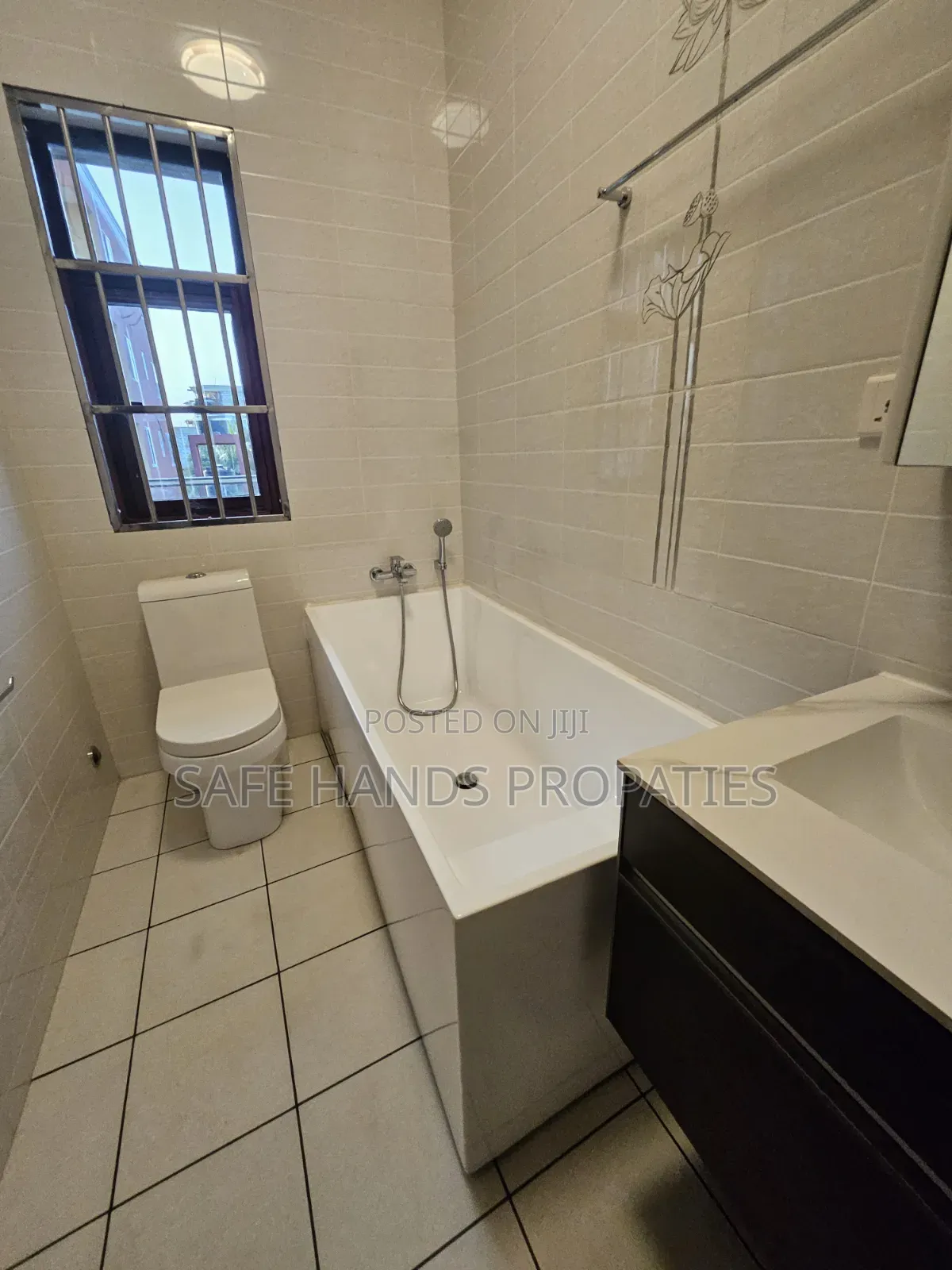 4bdrm Duplex in Accra Metropolitan for rent