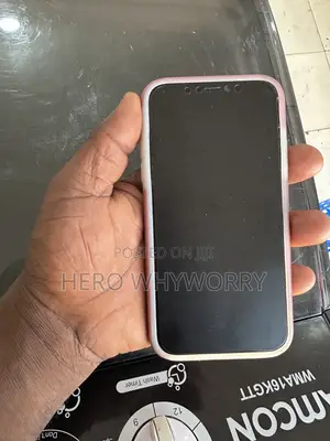 Apple iPhone XR 64 GB Red