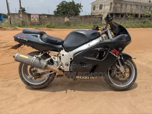 Suzuki GSR 2015 Black