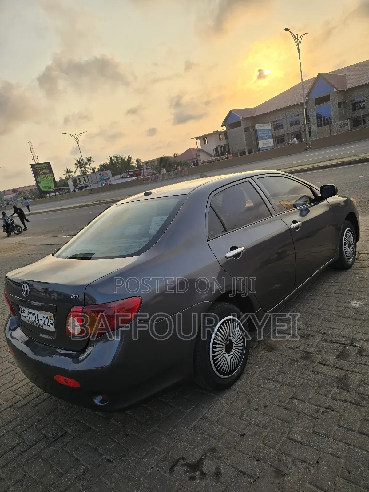 Toyota Corolla LE 4dr Sedan (1.8L 4cyl 4A) 2010 Gray