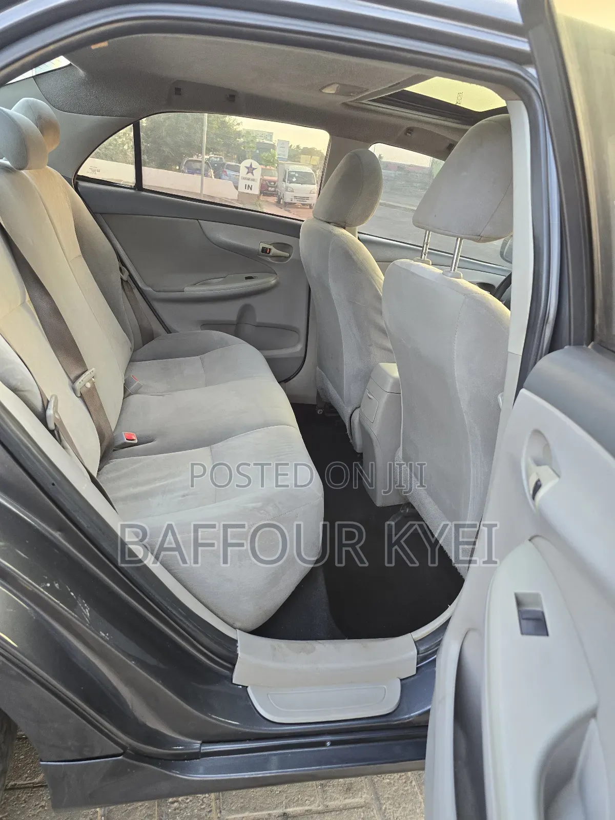 Toyota Corolla LE 4dr Sedan (1.8L 4cyl 4A) 2010 Gray