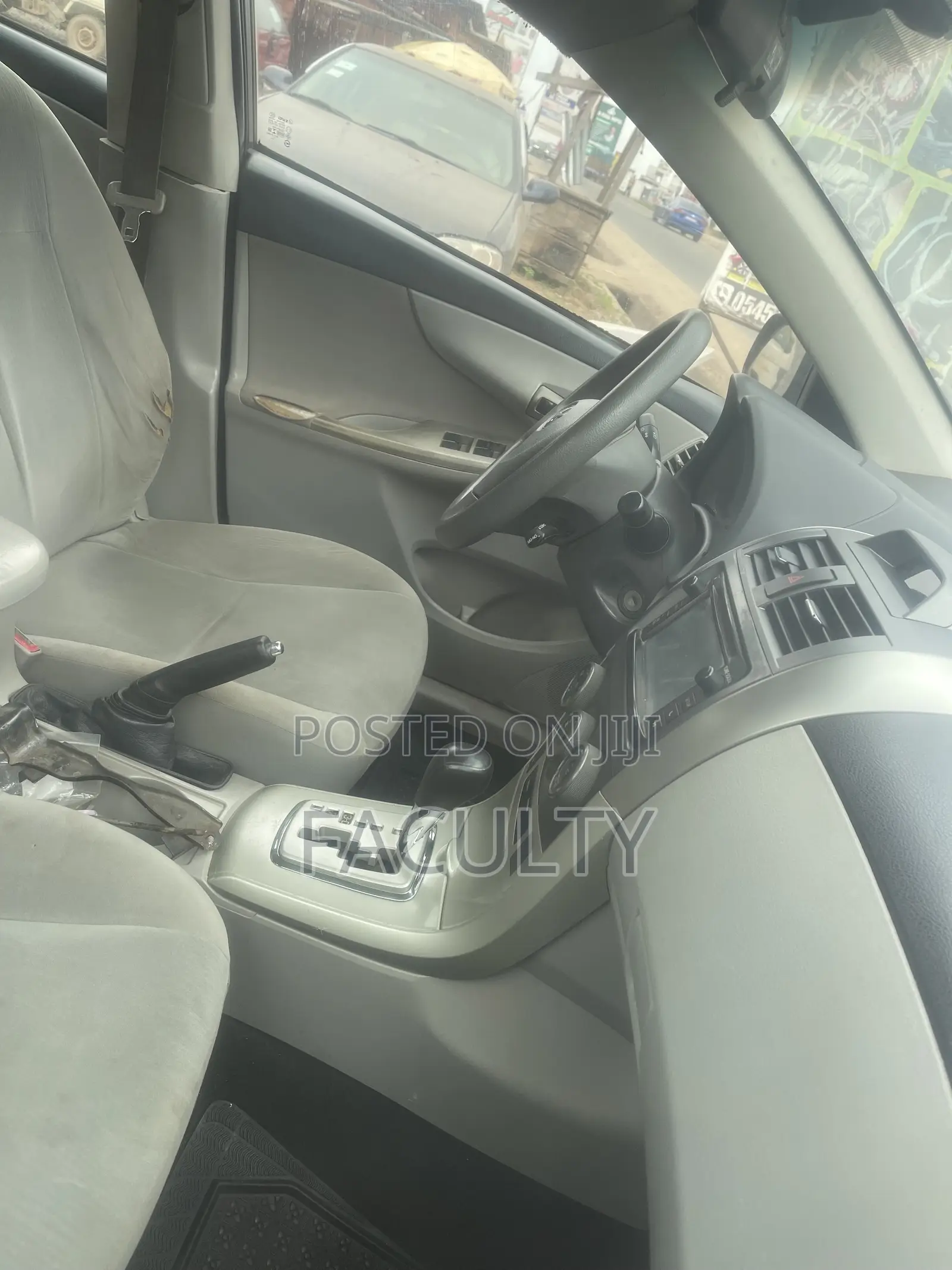 Toyota Corolla LE 4dr Sedan (1.8L 4cyl 4A) 2012 Gray
