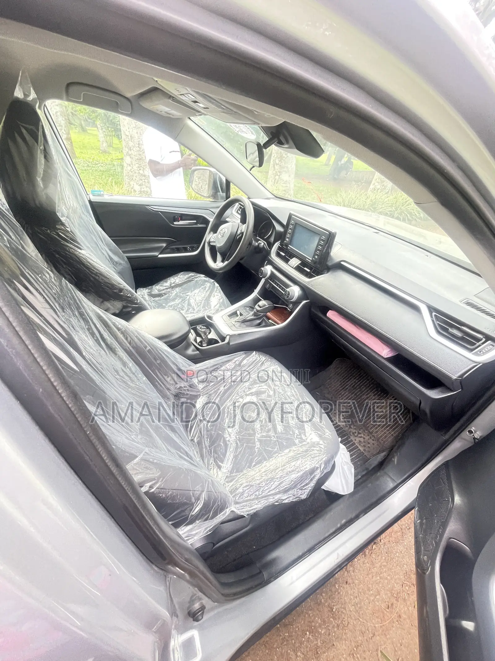 Toyota RAV4 XLE 2021 Silver
