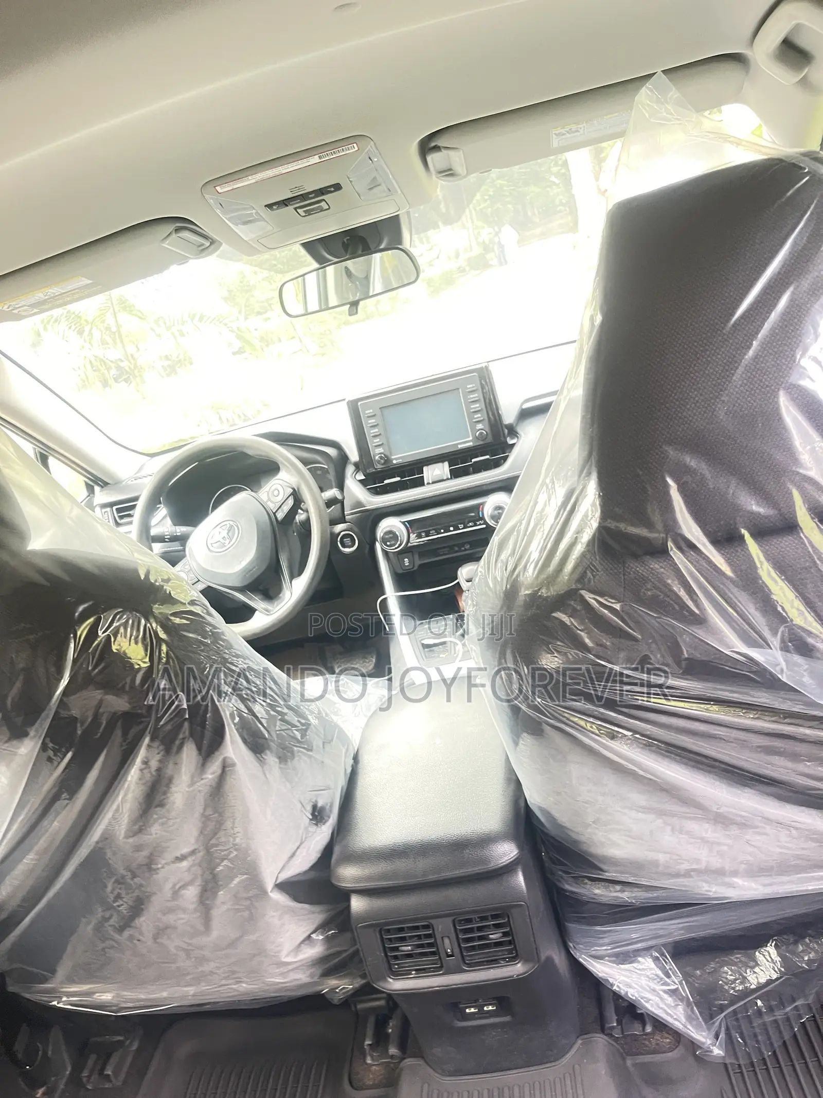Toyota RAV4 XLE 2021 Silver