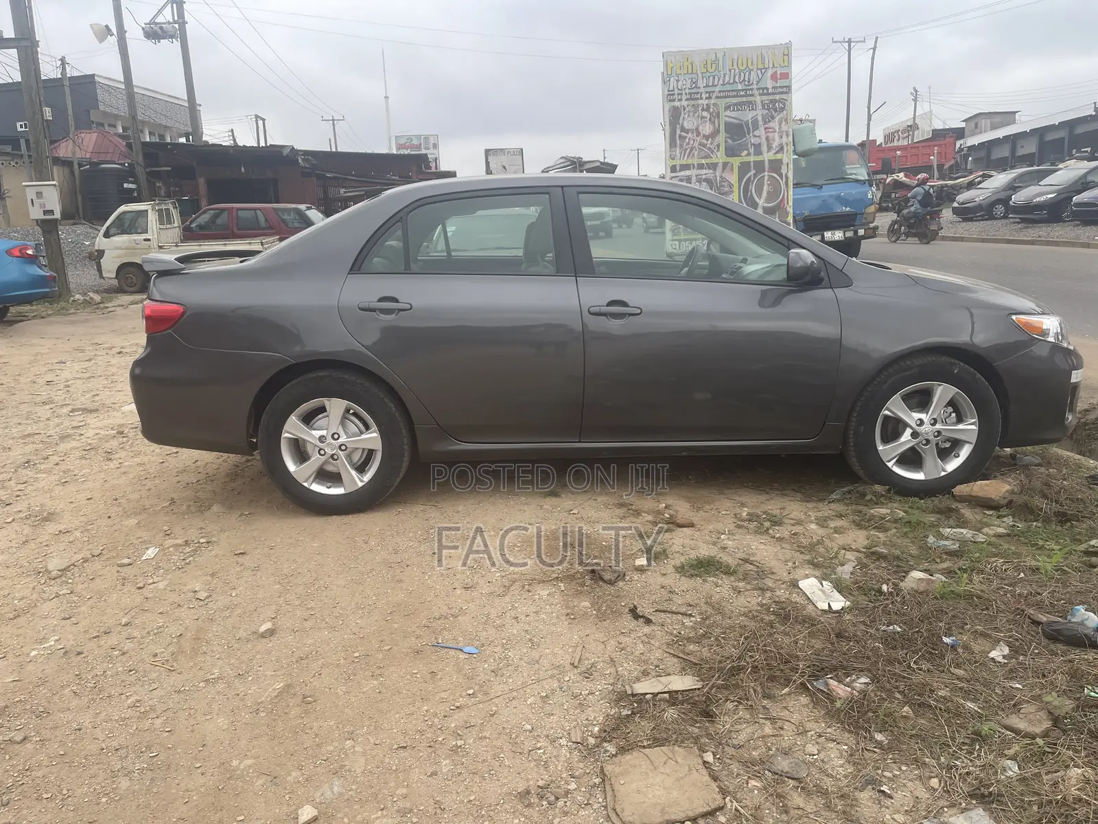Toyota Corolla LE 4dr Sedan (1.8L 4cyl 4A) 2012 Gray