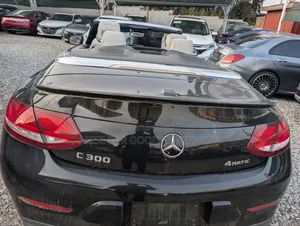 Mercedes-Benz C300 2017 Black