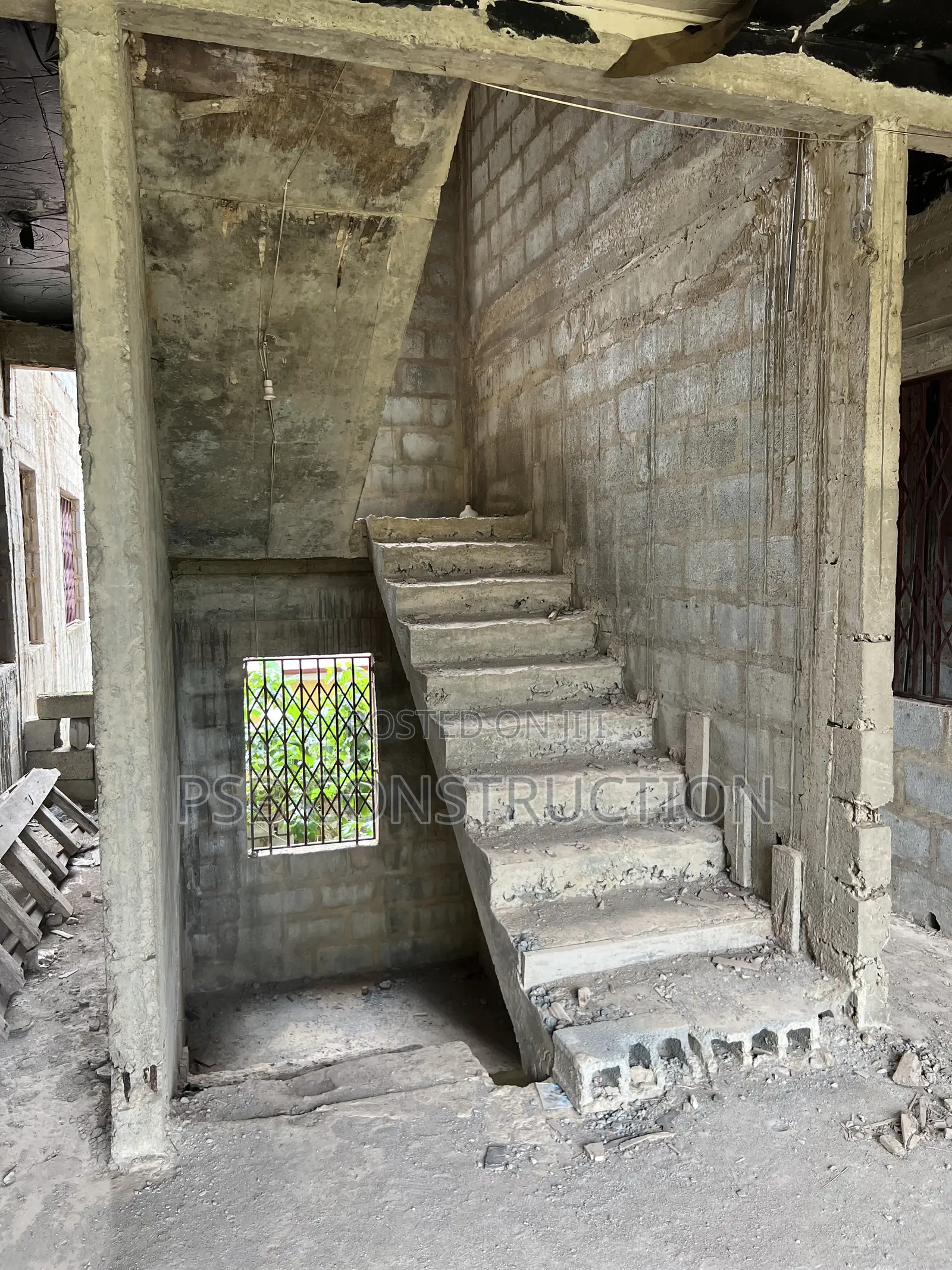 20bdrm Apartment in Psb Construction, Oyarifa for sale