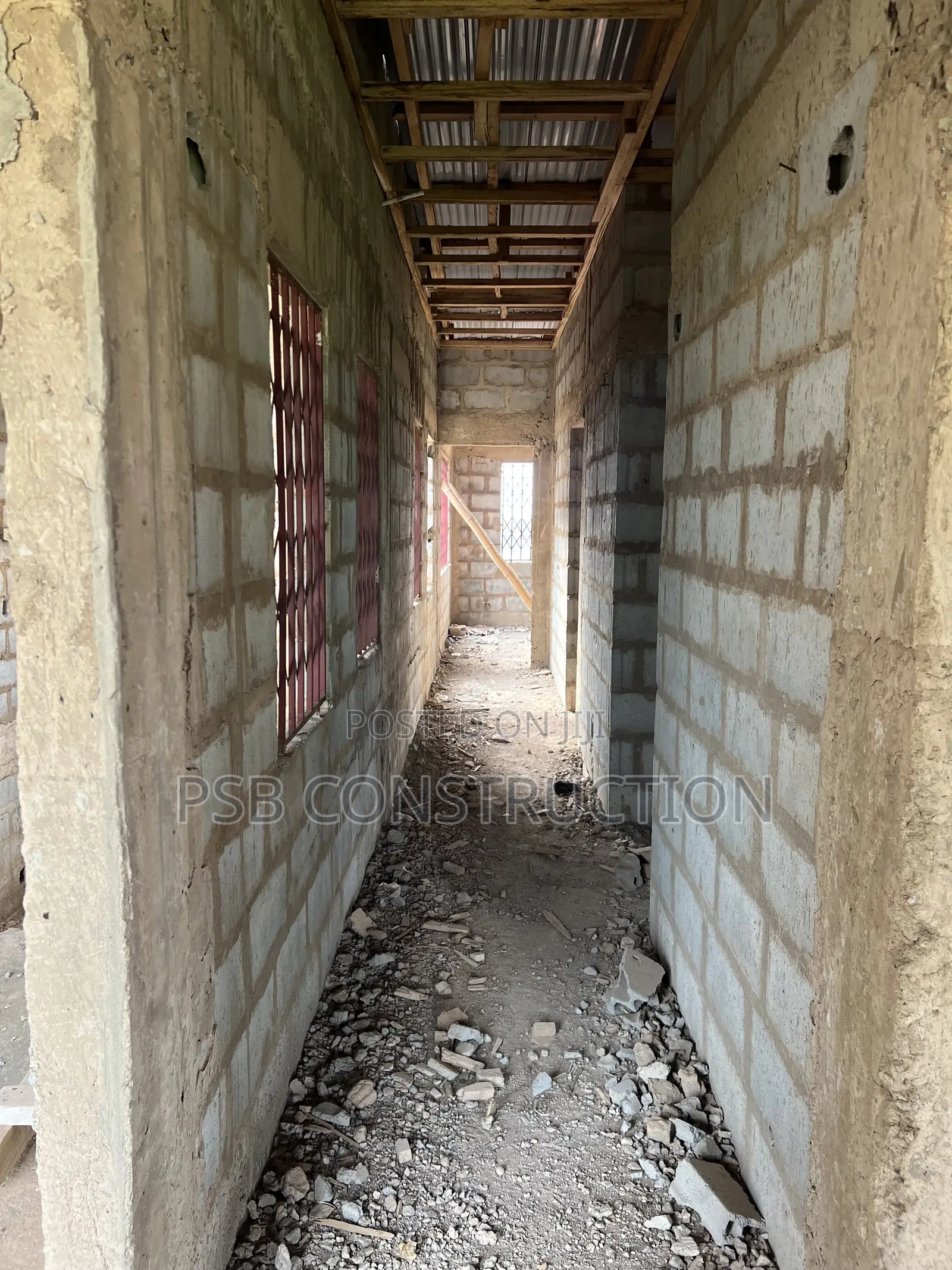 20bdrm Apartment in Psb Construction, Oyarifa for sale