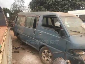 Hyundai H-100 2004 Blue