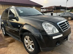 SsangYong Rexton 2012 Black