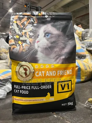 Cat Food 5kg (Containing Dried Meat, Fish, Chicken, Yolk Etc)