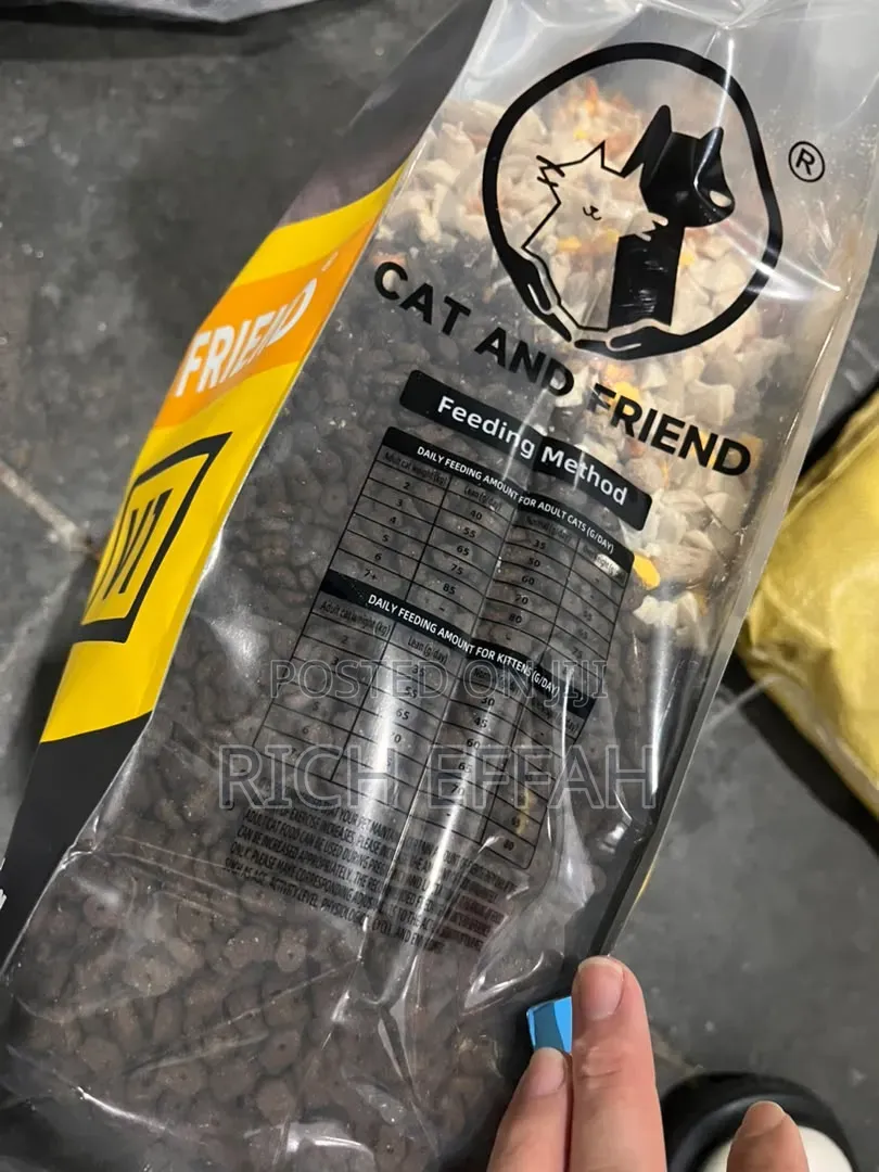 Cat Food 5kg (Containing Dried Meat, Fish, Chicken, Yolk Etc)