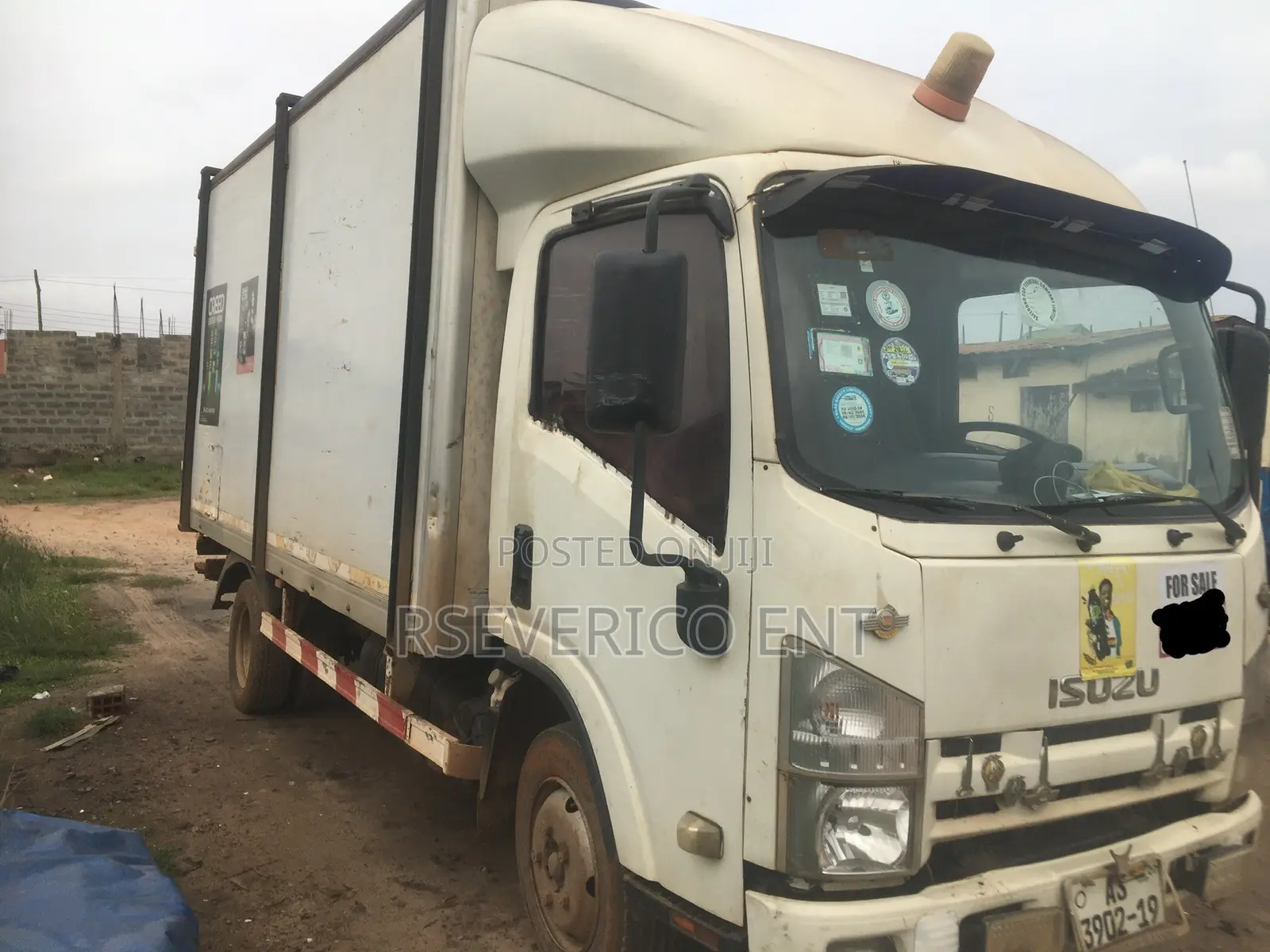 Isuzu Cargo Truck Strong for the Road