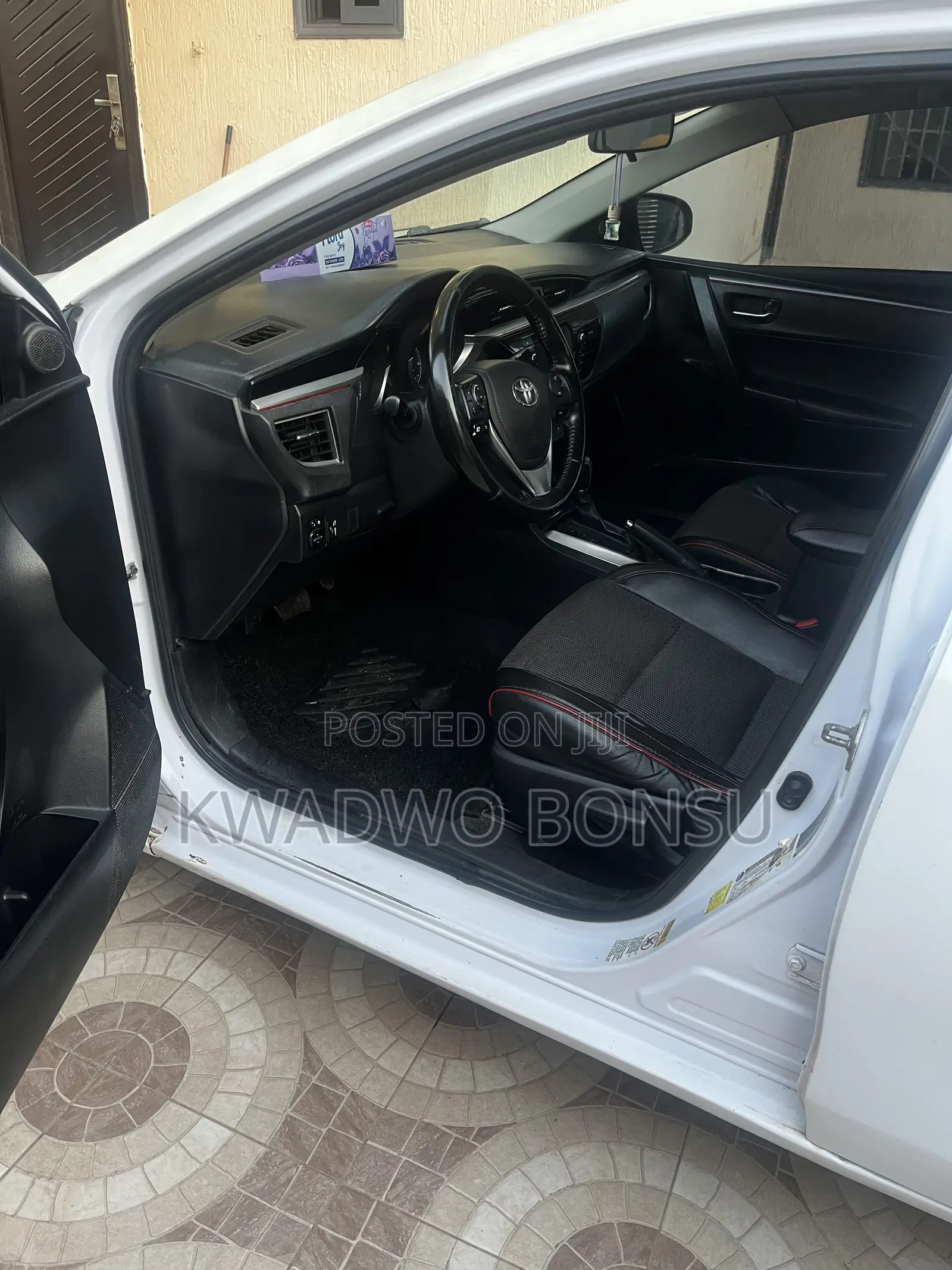 Toyota Corolla S w/Special Edition Pkg (1.8L 4cyl CVT) 2016 White