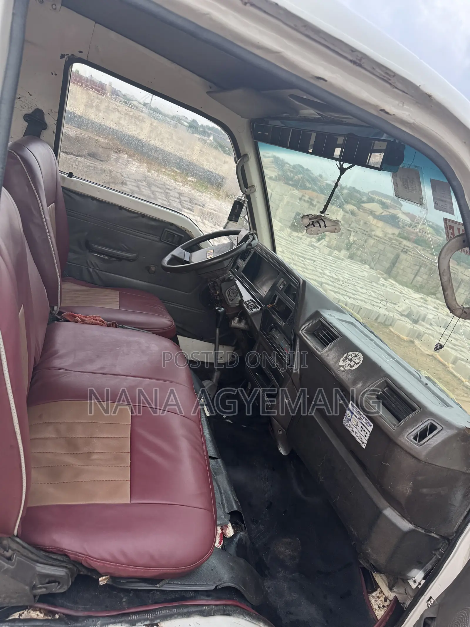 Nissan Caravan (Urvan) 1993 White