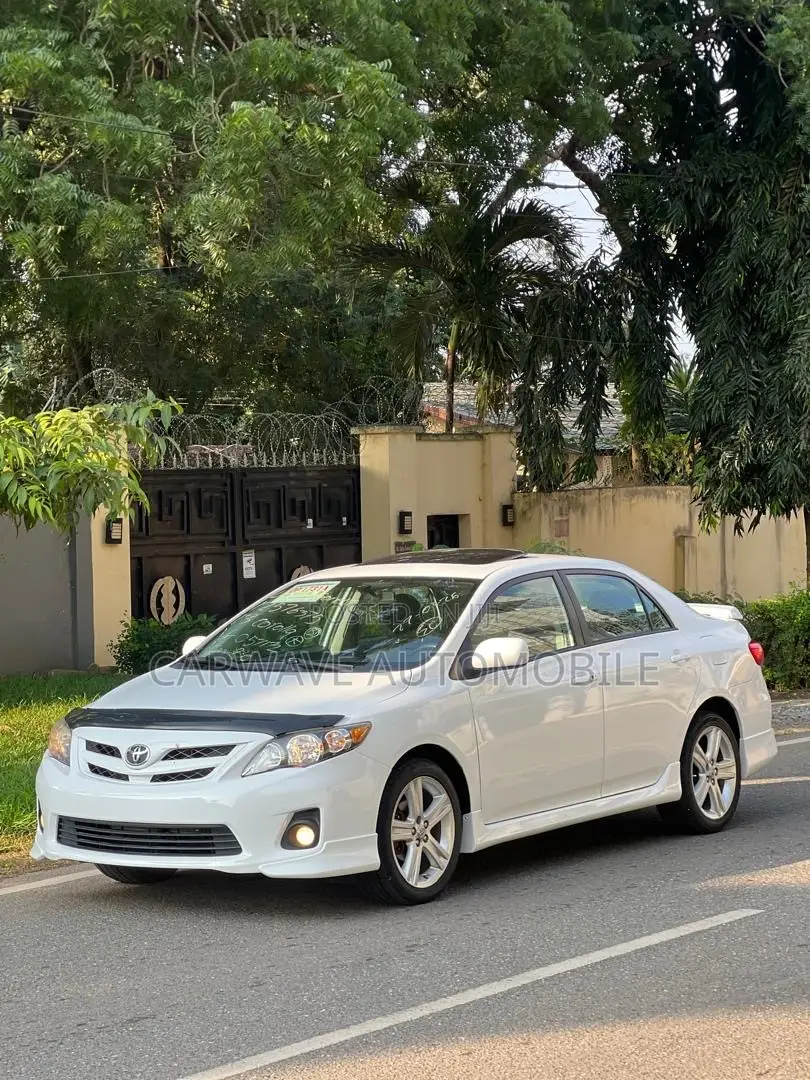Toyota Corolla S 4dr Sedan (1.8L 4cyl 4A) 2013 White