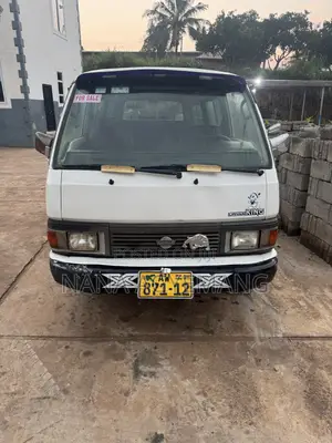 Nissan Caravan (Urvan) 1993 White
