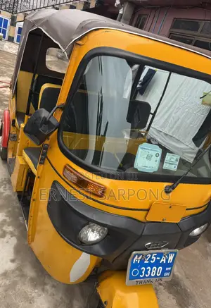 Bajaj RE 2025 Yellow