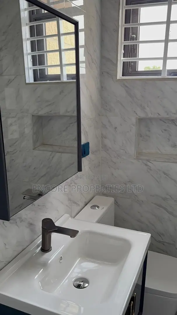 4bdrm House in Ashaley Botwe for sale