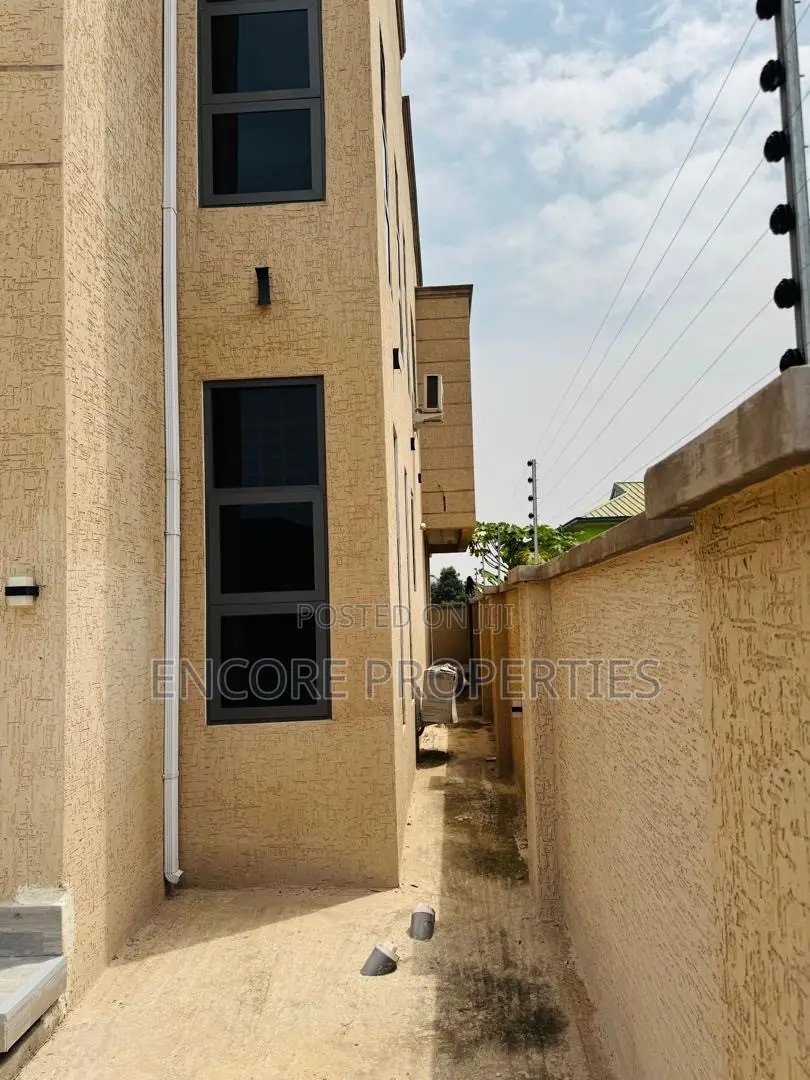 4bdrm House in West Trassaco, Ashaley Botwe for sale