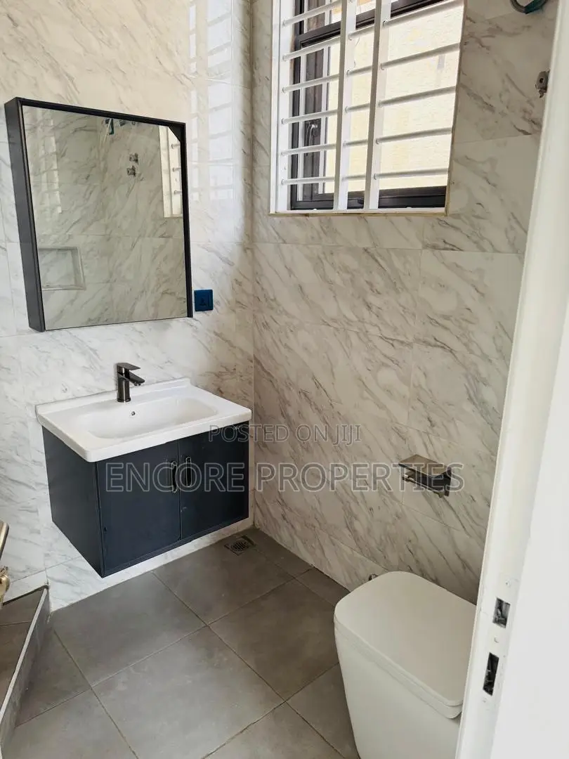 4bdrm House in West Trassaco, Ashaley Botwe for sale