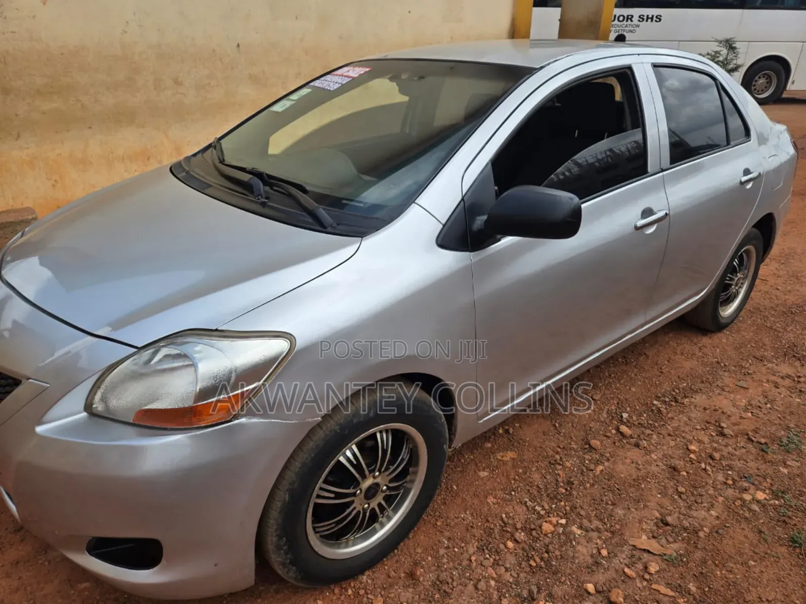 Toyota Yaris 2011 Silver