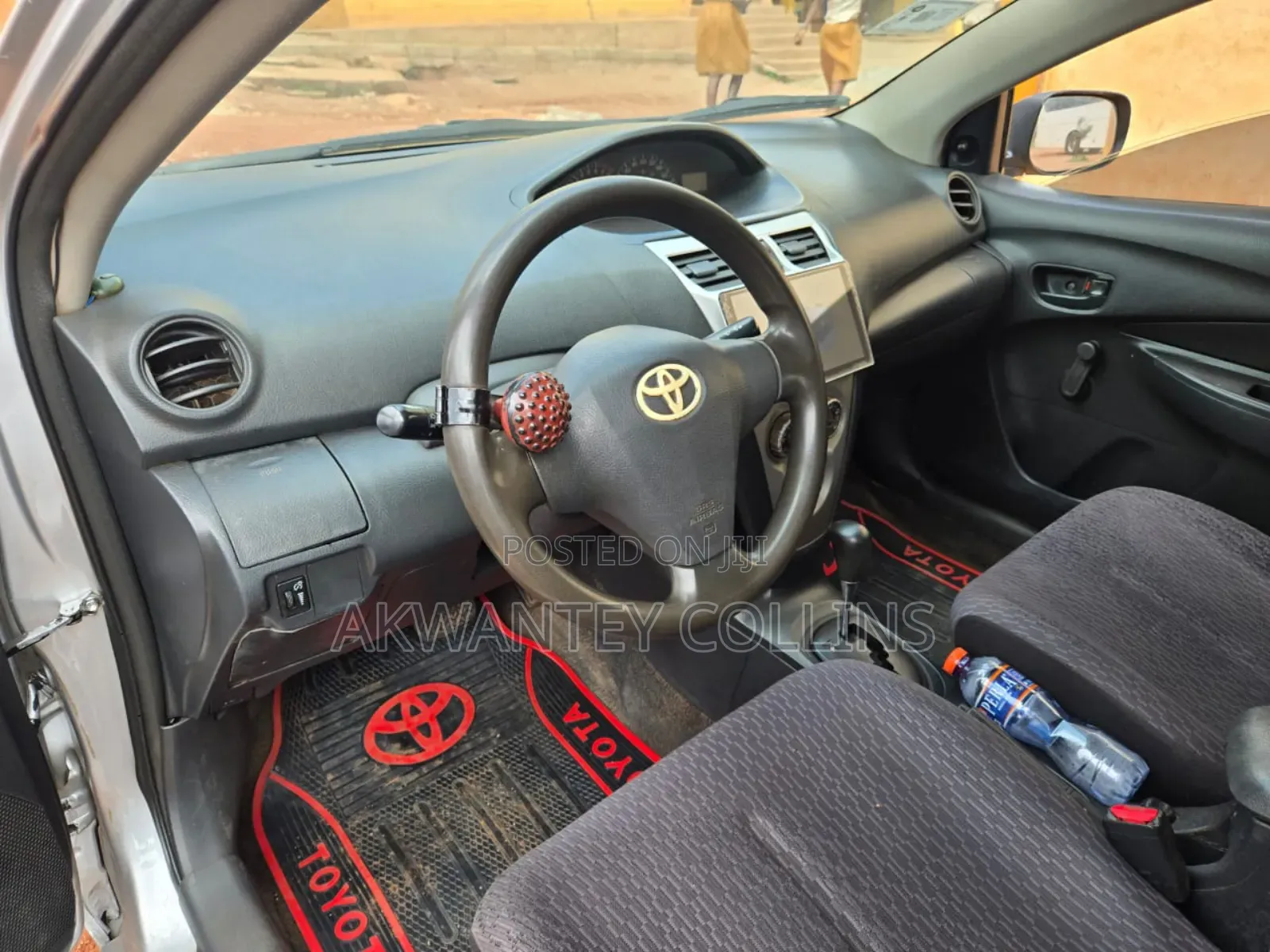 Toyota Yaris 2011 Silver