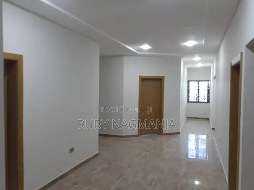 8bdrm House in Ekman Ash, Oyibi for sale